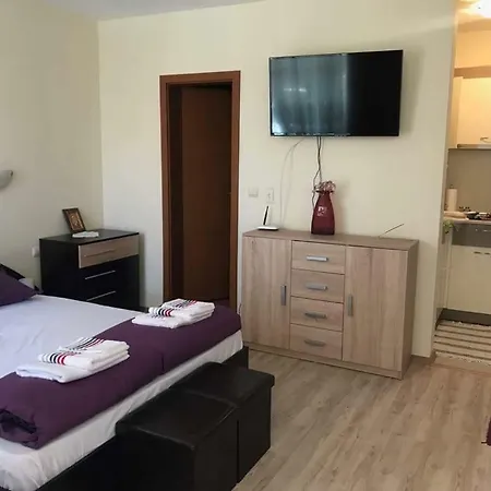 Nestinarka Complex - Emili צרבו