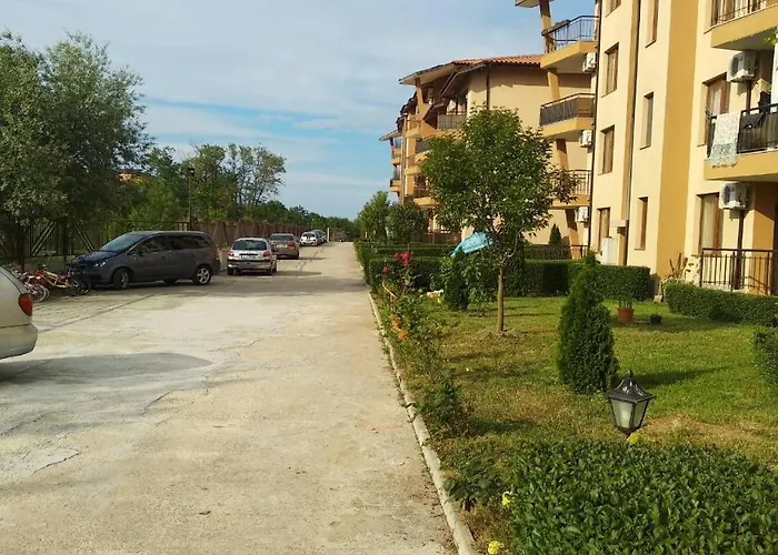 Апартаменты Nestinarka Complex - Emili Царёво